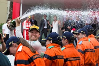 Fórmula 1: un error de Mercedes condenó a Hamilton y le regaló el triunfo a Rosb