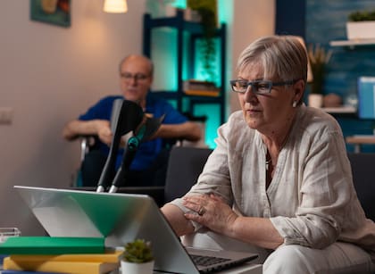 Las prestaciones del Seguro Social se calculan generalmente con un promedio de ingresos mensuales indexados (Archivo)