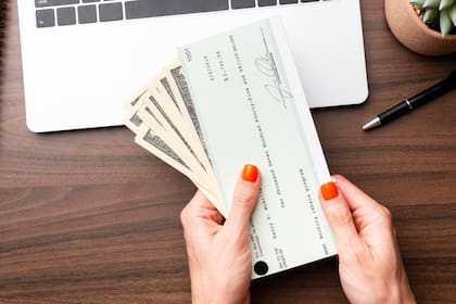 Las prestaciones del Seguro Social se pagan con un mes de retraso