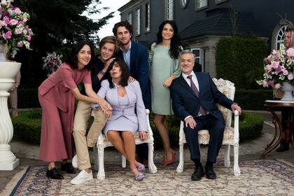 Las primeras imágenes de la nueva serie de Verónica Castro, que se verá en Netflix