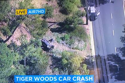 Las primeras imágenes del vuelco del automóvil de Woods en California