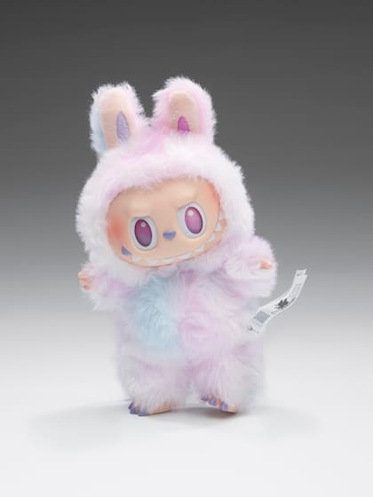 Las primeras muñecas Labubu de plush se exhiben en el museo