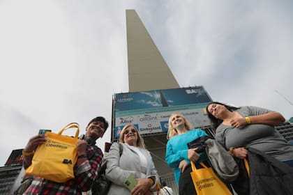 Las primeras vecinas en subir, Patricia García, Viviana Heredia, Lía Desmonteix y Sandra Buccafusca
