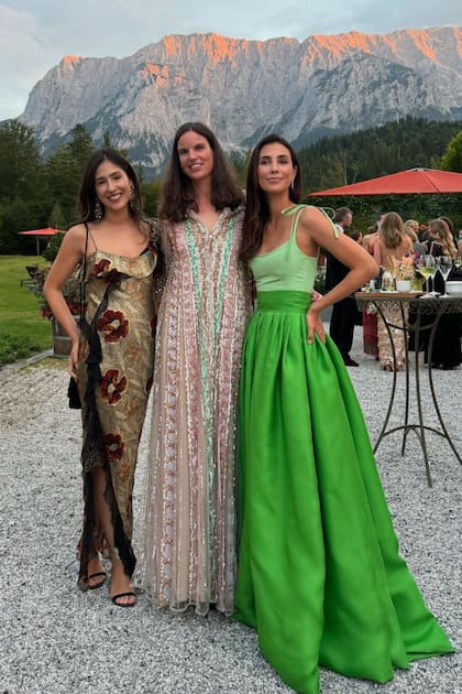 Las princesas Claudia y Astrid de Liechtenstein y Sassa de Osma.