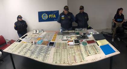 Las promesas de la secta “Sociedad Anónima” a sus miembros y el impresionante resultado de los allanamientos