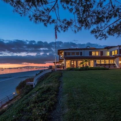 Las propiedades de Griselda Blanco se expandieron a Colombia, incluyendo una mansión de 1500 metros cuadrados. Las imágenes corresponden a la locación donde se rodó en California (Foto: @jordancohen1)