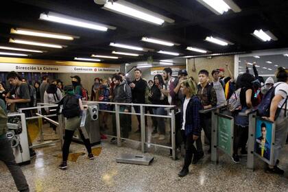 Las protestas comenzaron por la suba de las tarifas