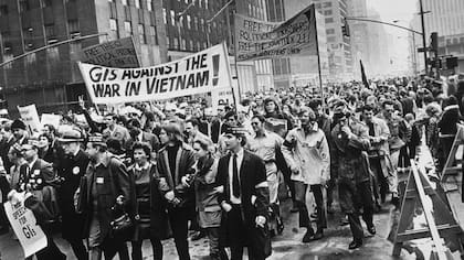 Las protestas como esta de Nueva York se propagaron por todo el país, poniendo al gobierno estadounidense bajo una fuerte presión