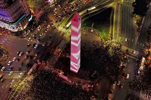 Las proyecciones de Le Parc desde el drone de LA NACION