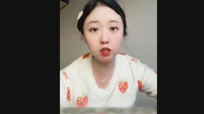 Las publicaciones de la vlogger Li Yixue sobre su hospitalización después de acusar a la policía de agresión sexual se han vuelto virales recientemente en China