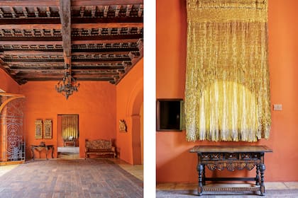 Las puertas y ventanas del lobby son nuevas, ya que antes el convento de clausura no tenía contacto con la calle.