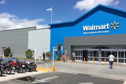 Walmart aceleró en las últimas semanas el proceso de venta de sus supermercados en la Argentina