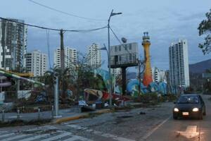 Las ráfagas de viento hicieron volar los muebles de los departamentos y los hoteles, que terminaron desperdigados en el asfalto