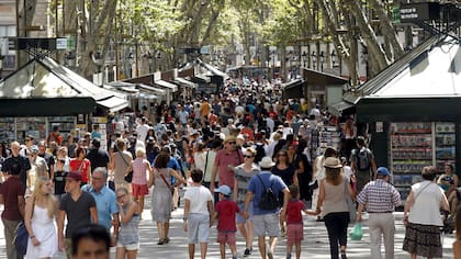 Acceder al mercado laboral registrado en ciudades españolas como Barcelona será más fácil para los extranjeros