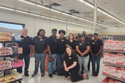 Las reaperturas son lideradas por Variety Wholesalers, su nuevo dueño