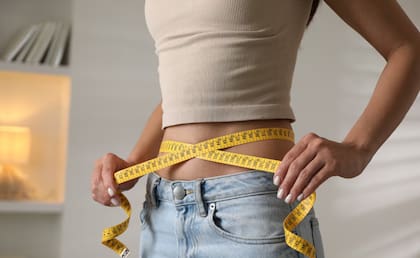 Las redes pueden ser un espacio para inspirarnos si aprendemos a usarlas con mirada crítica: cuestionando lo que vemos, eligiendo contenidos positivos y recordando a nuestros hijos que el cuerpo es un aliado, no un enemigo