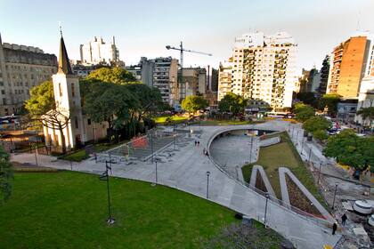 Las reformas llevadas a cabo en la Plaza Houssay desde el dron de LA NACION
