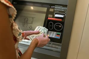 Algo inesperado golpea a familiares de mexicanos migrantes: qué pasa en California y Texas