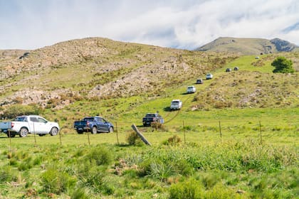 Las Renault Alaskan, subiendo hacia Sierra de la Ventana