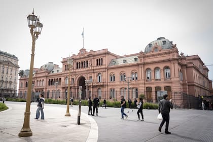 Las reuniones gubernamentales, post derrota electoral, se desarrollan en la Casa Rosada