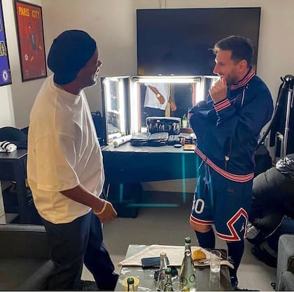 Las risas cómplices entre los exjugadores del Barcelona