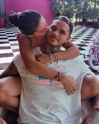 Las románticas postales de Mauro Icardi y la China Suárez que revolucionaron las redes (Captura: Instagram @mauroicardi)