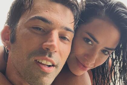 Las románticas vacaciones de Lali Espósito y Pedro Rosemblat en la playa