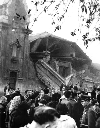 Las ruinas de la Iglesia de Concepción, que se derrumbó parcialmente como consecuencia del terremoto ocurrido en Concepción, Chile, el domingo 22 de mayo de 1960
