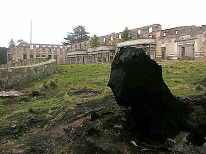 Las ruinas del Club Hotel Sierras de la Ventana.