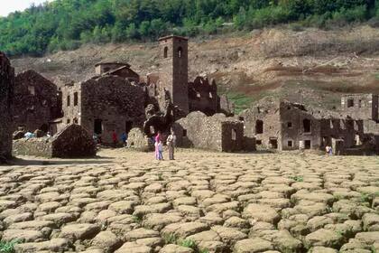 Las ruinas del pueblo del siglo XIII, tal y como se veían en 1994 (Alamy)