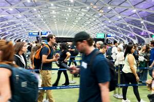 Las salidas al exterior desde los aeropuertos argentinos crecieron 21% en el primer cuatrimestre en comparación interanual.