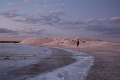 Las Salinas del Bebedero cubren una superficie de 5 kilómetros de ancho x 15 de largo.
