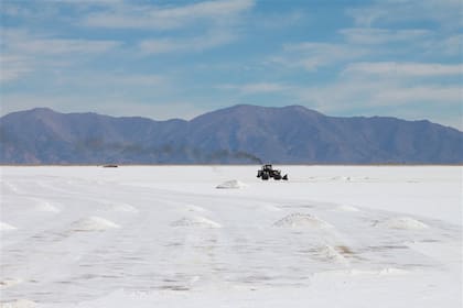 Las Salinas Grandes de Jujuy también contribuyen a la salinización