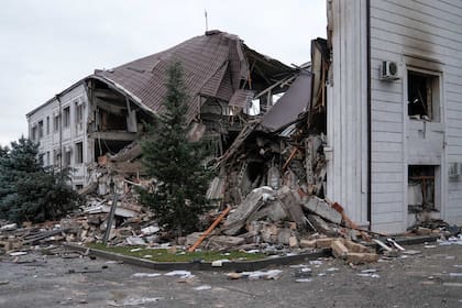 Las secuelas de los recientes bombardeos en Stepanakert, durante los combates entre Armenia y Azerbaiyán por la región separatista de Nagorno-Karabaj