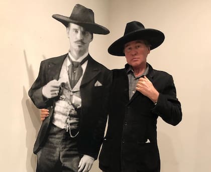 Las secuelas del cáncer de Kilmer le afectaron la voz, lo que le obligó a adaptarse a nuevas formas de expresión