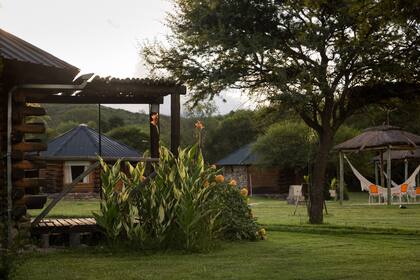 Las seis habitaciones están en un jardín muy lindo, en las sierras Grandes de San Luis.