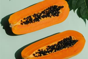 Las semillas de papaya son pequeñas perlas llenas de beneficios para la salud, la cosmética natural, la jardinería y la gastronomía