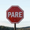 Qué significa señal de transito "Pare" y qué implica realmente