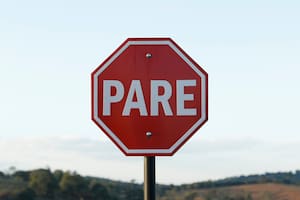 Qué significa señal de transito "Pare" y qué implica realmente