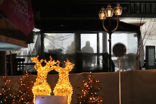 Tragedia de Año Nuevo en Suiza: intentan identificar a los muertos y una madre desesperada busca a su hijo de 16 años