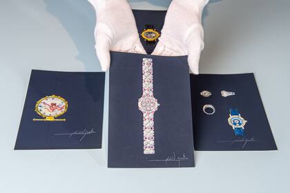 Las subastas de relojes de lujo atraen a millonarios coleccionistas de todo el mundo que pagan fortunas por una pieza
