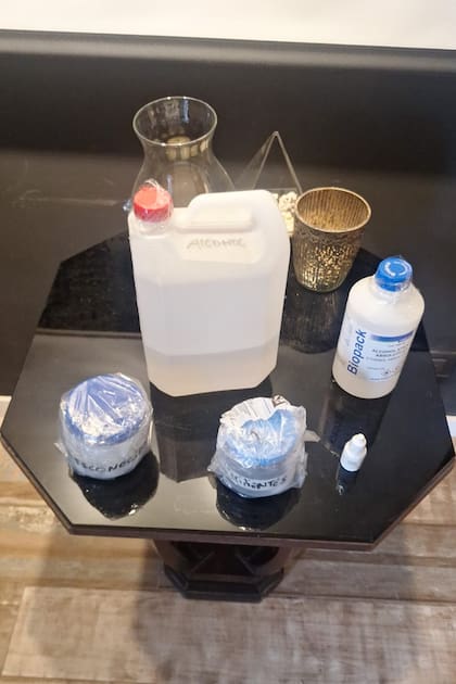 Las sustancias químicas secuestradas por detectives de la policía bonaerense