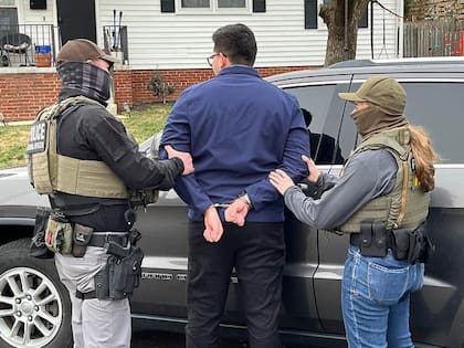 Las tácticas del ICE causan desconfianza y temor en las comunidades, según el legislador estatal