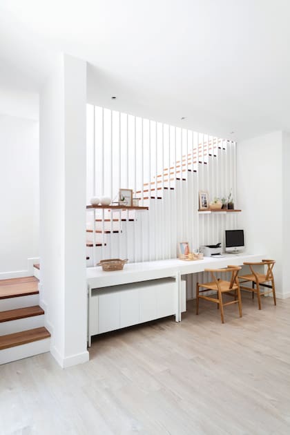 Las tapas de los escalones son de incienso lustrado.