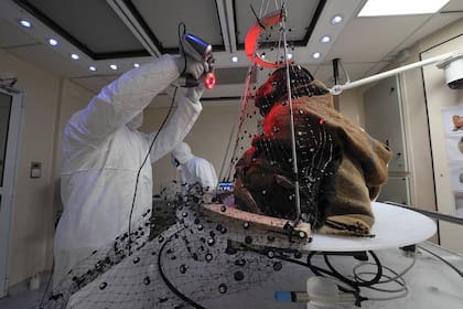 Las tareas de mantenimiento con La Niña del Rayo, así como con el resto de las momias, no deben durar más de 20 minutos