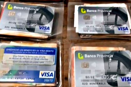 Las tarjetas de débito que la Justicia le retuvo a Rigau, el puntero del PJ que es empleado de la Legislatura bonaerense