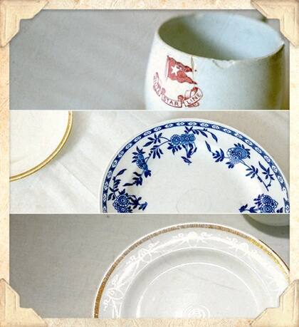 Las tazas de tercera clase eran sencillas y resistentes. El plato de segunda clase era de porcelana más fina, mientras que el plato de primera clase tenía detalles confeccionados en oro