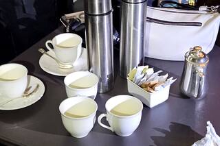 Muerte y misterio en un hotel de lujo en Bangkok: aparecieron seis cuerpos en una habitación