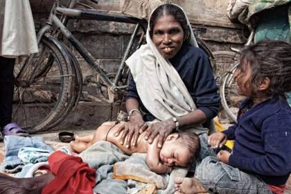 Las técnicas de masaje para bebés en la India suelen transmitirse de madres a hijas