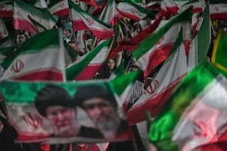 Irán revisa la propuesta de acuerdo con EE.UU. mientras persisten las tensiones y Ormuz sigue bajo presión